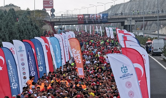 Binlerce adım Cumhuriyet için atıldı
